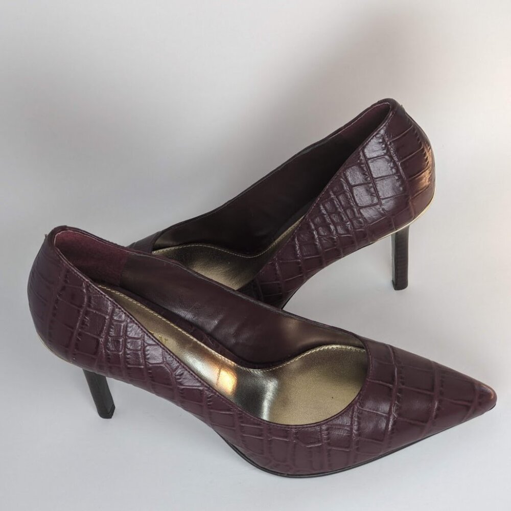 Ralph Lauren Sarina Burgundy Croc Leather Pointed Toe Stilletto Heels – Size 9.5